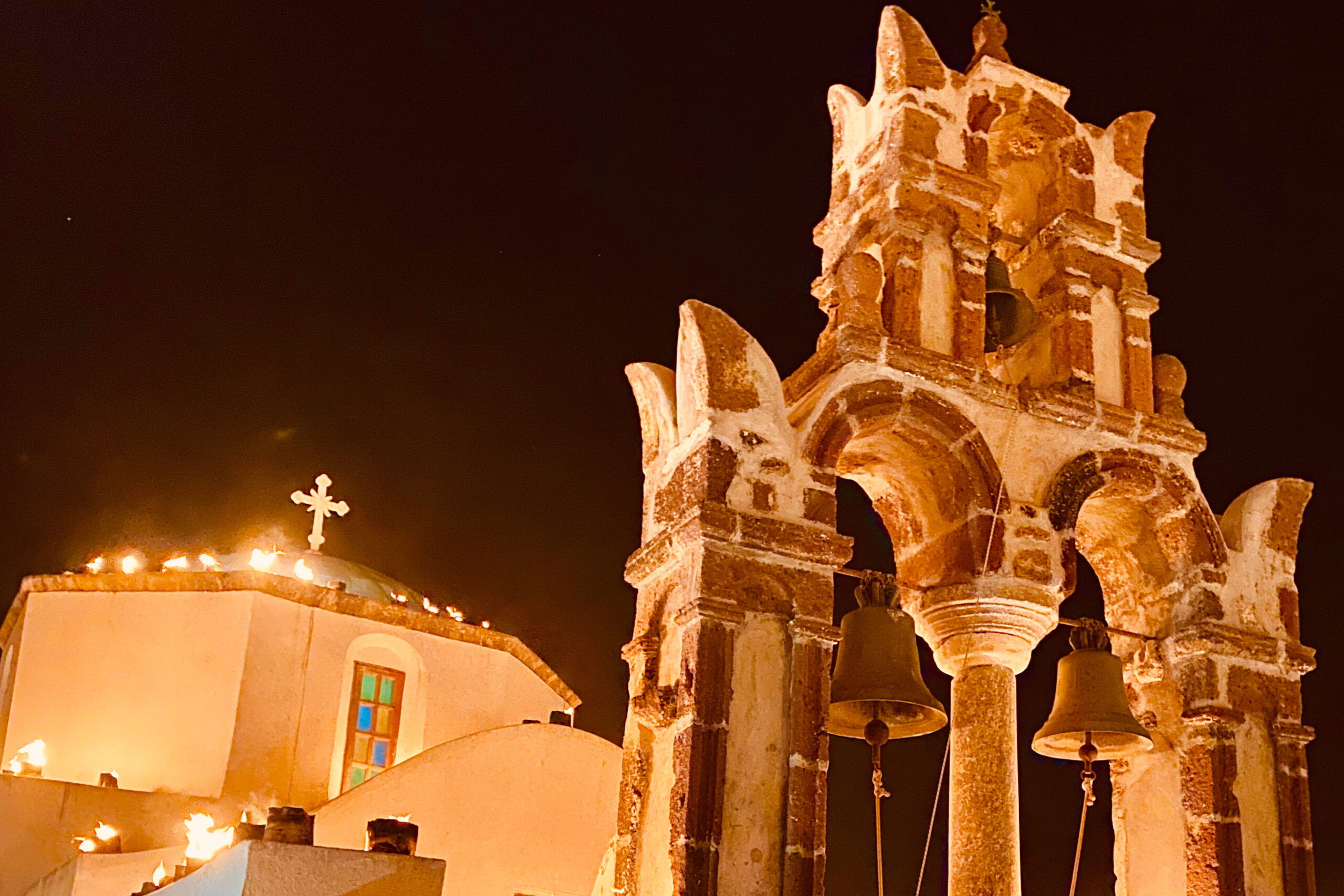 Procesja i palenie ognia – Wielki Piątek Santorini