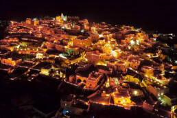 Niezapomniany Wielki Piątek na Santorini: 5 powodów, by przeżyć go w Pyrgos 1 Emocje Wielkiego Piątku – Santorini